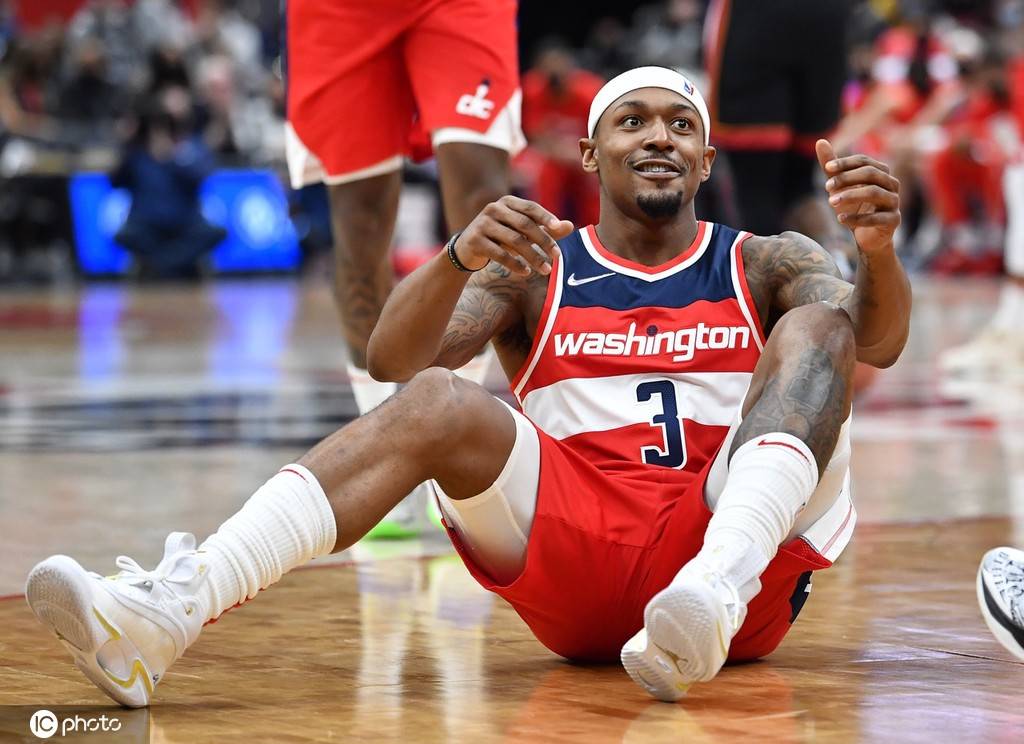 华体会官方入口公牛新秀表现惊艳，全场观众掌声不断，地方如此操作.的简单介绍