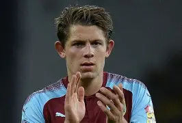 利物浦后卫神勇救险，助球队成功保级，的人.的简单介绍