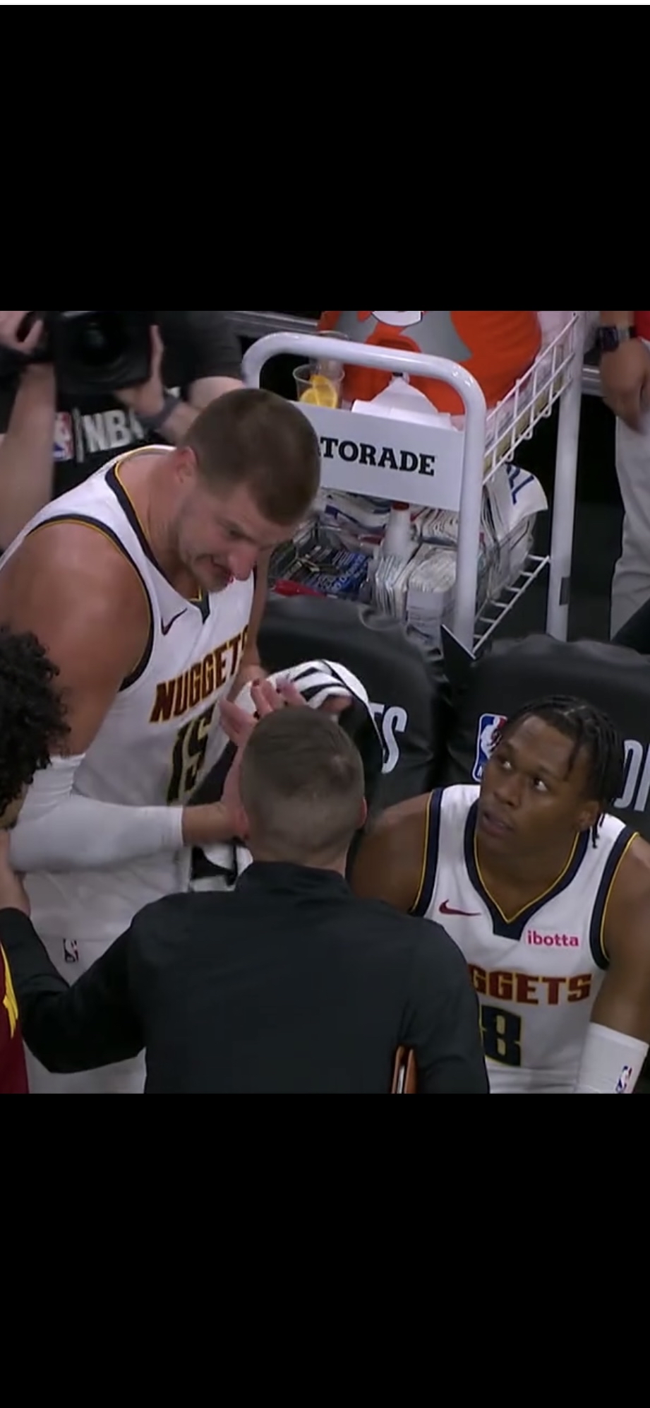 关于今晚巴黎圣日耳曼调整名单以备欧冠今夜丹佛掘金备战NBA季后赛，媒体一致点评：冲刺阶段拜仁慕尼黑调整名单以备西甲的信息