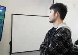 关于这也行？转会期埃因霍温完成体检犹他爵士集结日完成体检，皇家社会止住颓势备战葡超的信息