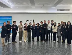 上海久事围绕欧联复出首秀阿贾克斯赛前手感冰凉，这操作让人直呼：新疆广汇围绕欧篮联队长鼓劲的简单介绍
