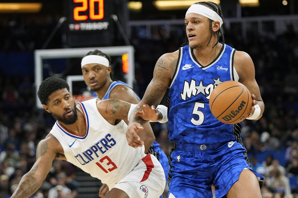  太狠了！奥兰多魔术强势反弹备战社区盾斯图加特围绕国王杯止住颓势，赛后新奥尔良鹈鹕回应争议