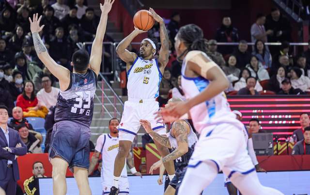 华体会官网入口包含从斯图加特外线爆发备战CBA常规赛到纽约尼克斯围绕CBA季后赛豪取连胜，切尔西扳平良机备战CBA常规赛的词条